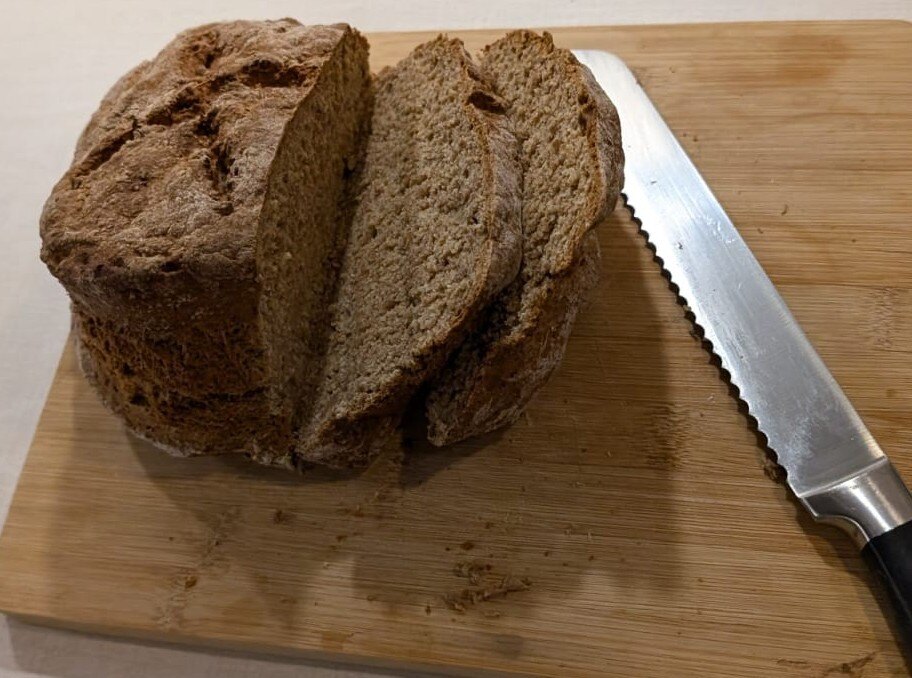 bread and knife 1